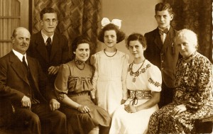 Vater Emil, Fritz, Anneliese, Lucia (Martins Mutter), Hedwig, Herrmann und Mutter Anna